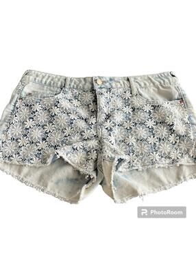 Lei Blue Jean Shorts Lacy Overlay Size 13